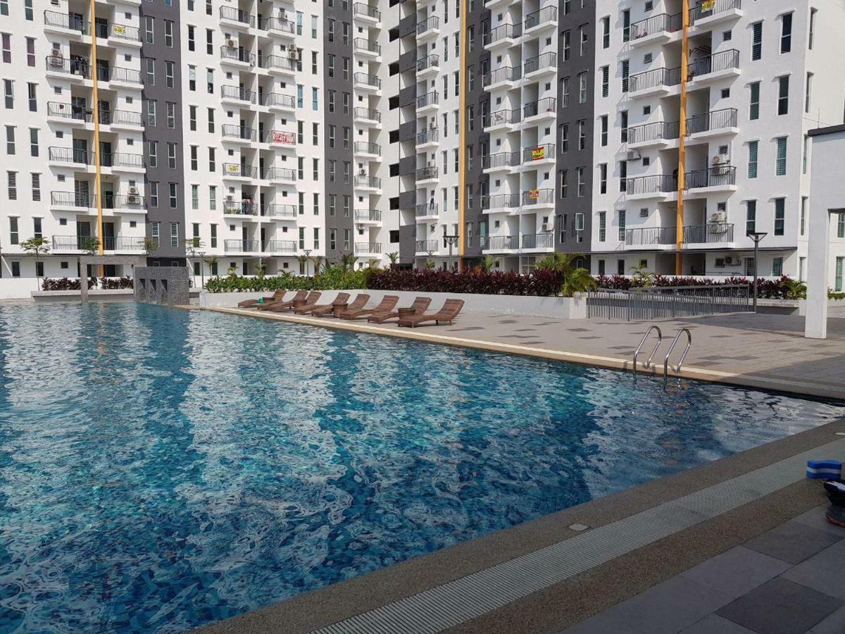 Hz Homestay @Ascotte Boulevard Semenyih Exterior foto